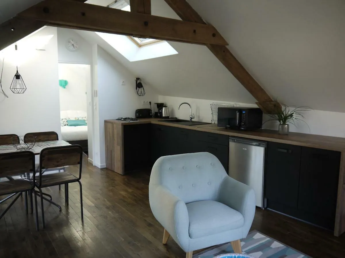 Gite Le Grenier La Bouexiere 0*,  France